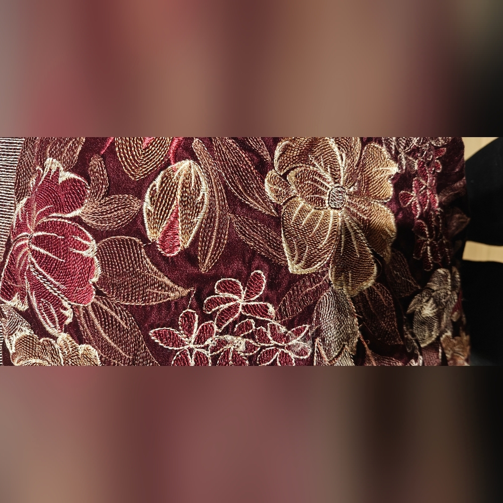 Floral velvet shawl